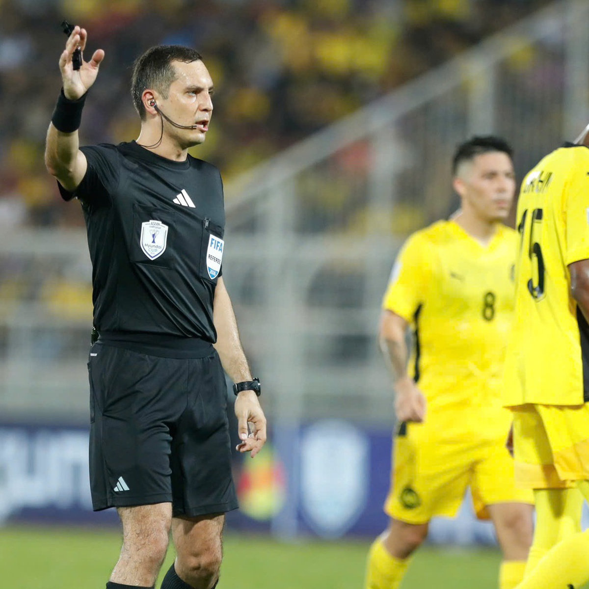 Báo chí Malaysia: 'Góc quay của VAR quá tệ, vẫn không ai hiểu gì'