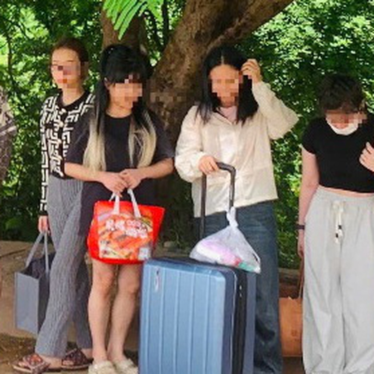 Tiếp nhận 15 công dân Việt Nam do Campuchia trao trả