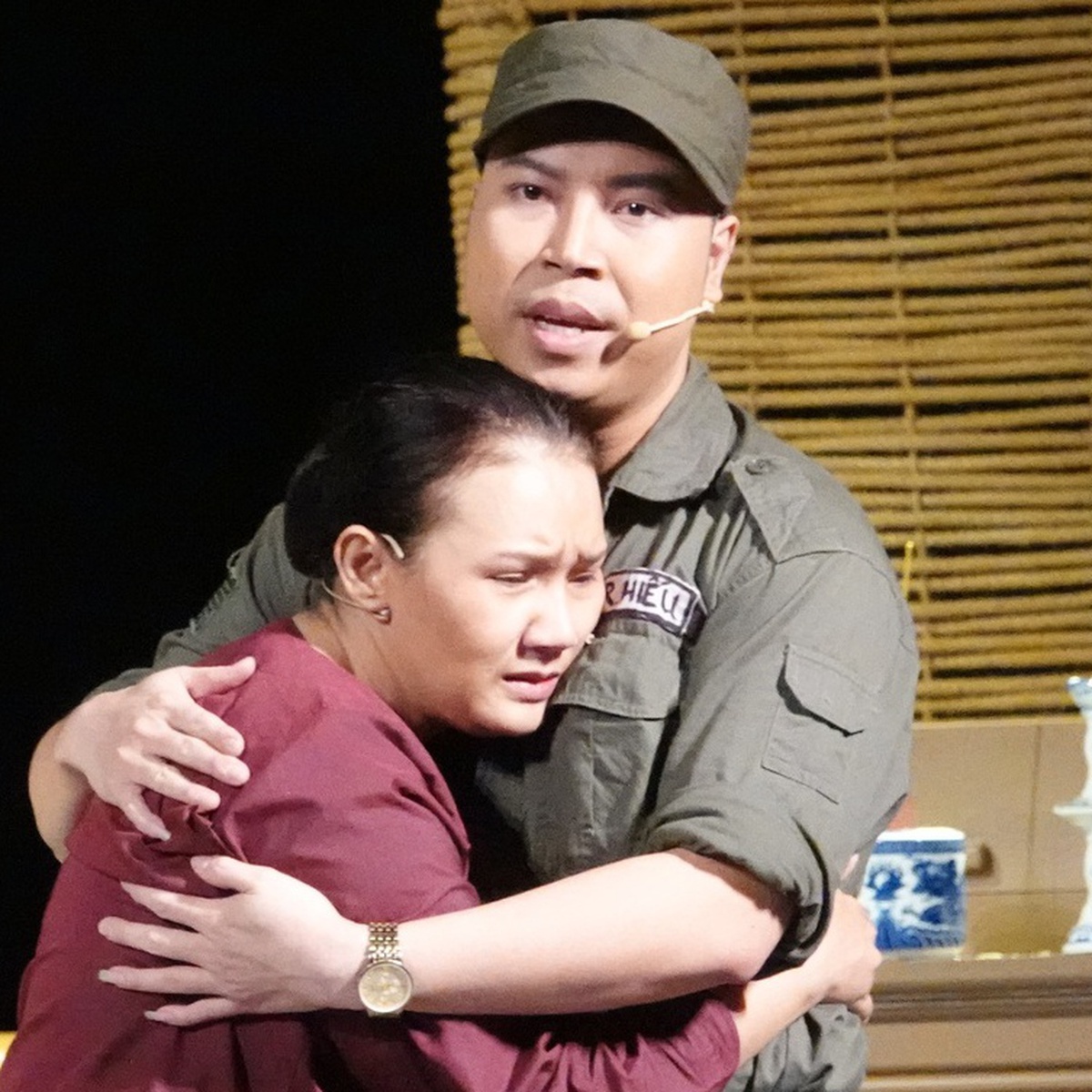 Con gái nhà thơ Phan Vũ nói về hình ảnh thanh gươm trong vở Thanh gươm và bà mẹ