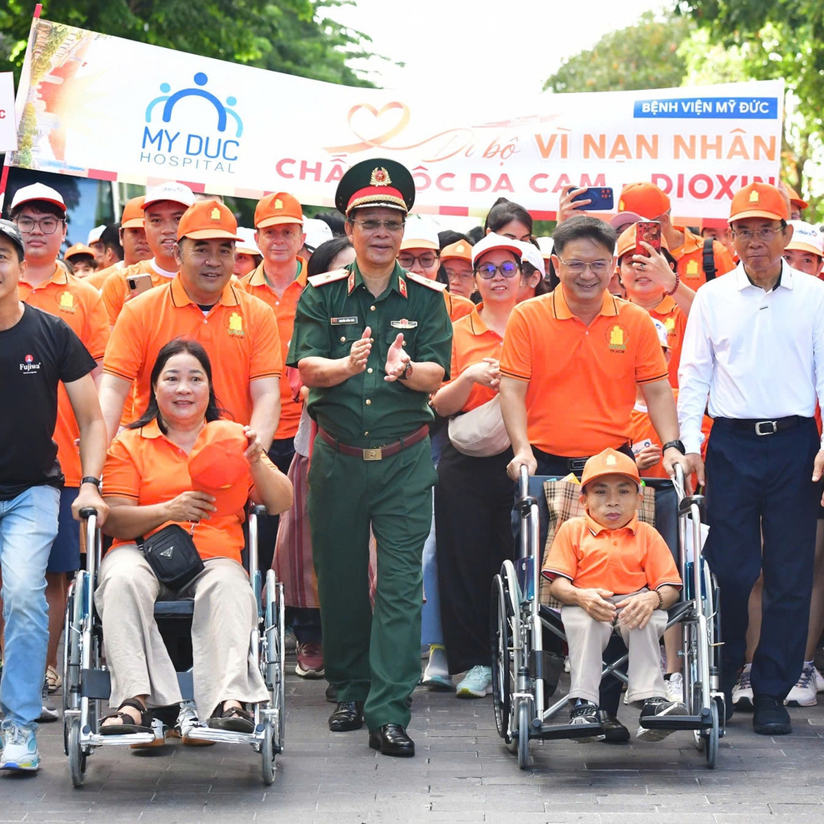 Phố Nguyễn Huệ ngập sắc cam đi bộ đồng hành với nạn nhân chất độc da cam 2026