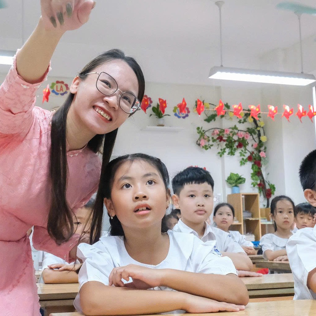 Đề xuất nghỉ Quốc khánh thêm 2 ngày: Người mong được bên con, người lo nghỉ quá nhiều