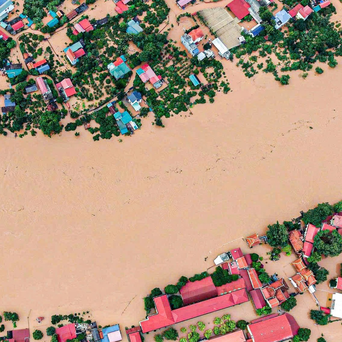 Thủ phủ vải thiều Lục Ngạn ngập trong 'biển nước' do mưa bão số 4