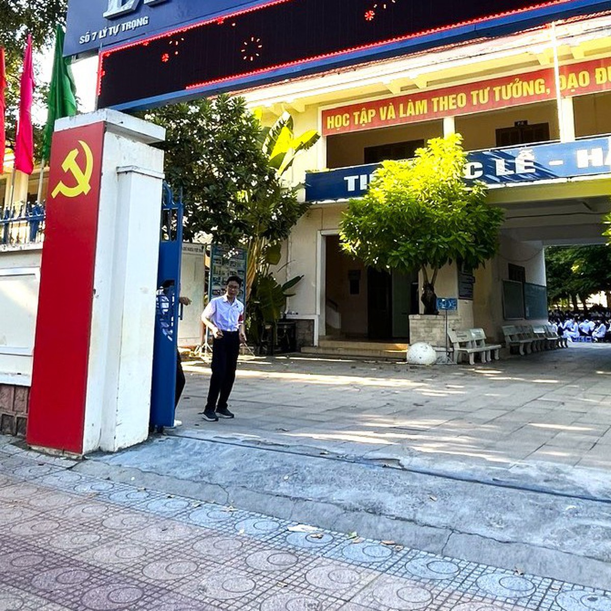 Khánh Hòa miễn phí sách giáo khoa cho học sinh từ năm học 2026-2027, giảm 482 trường công lập