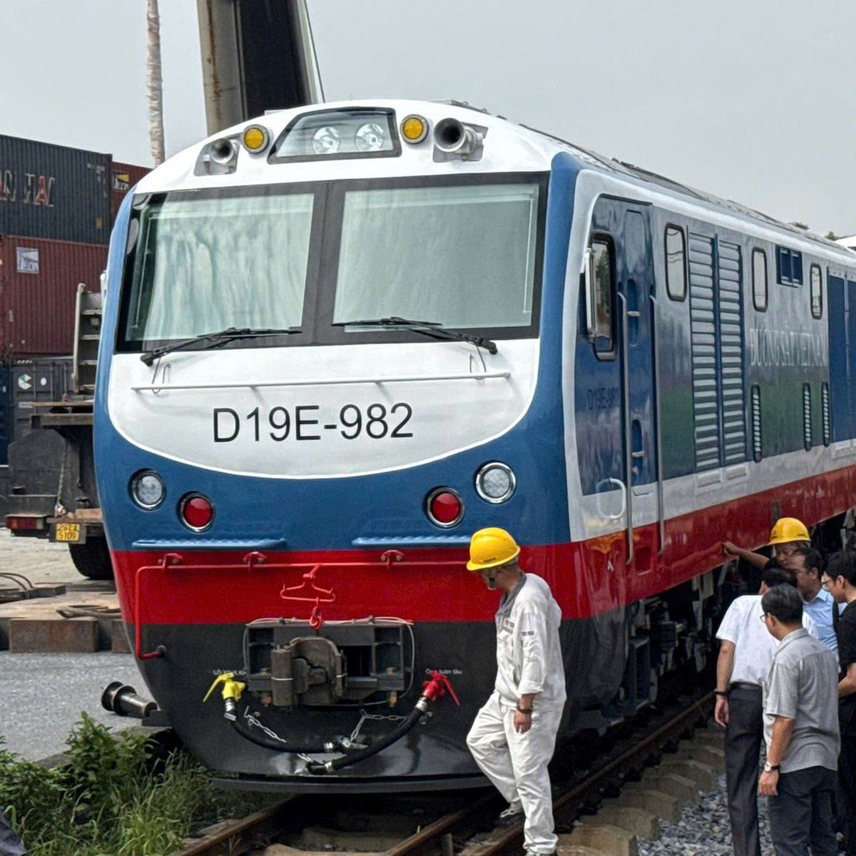 Ngành đường sắt có thêm đầu máy thế hệ mới chạy tốc độ tới 120km/h