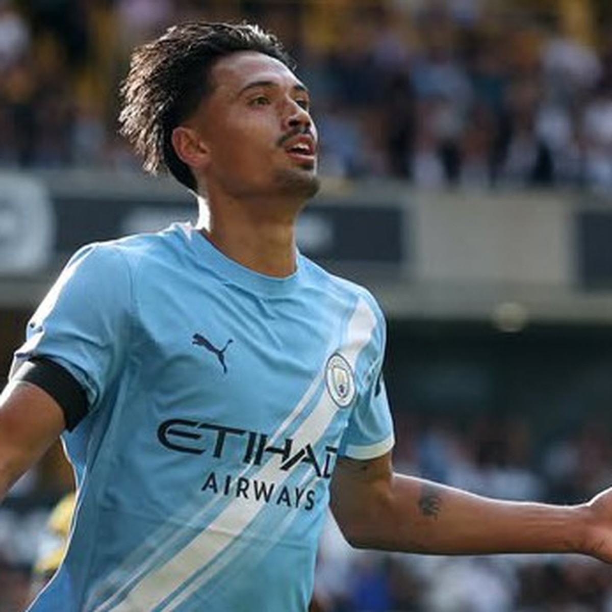 Ngôi sao Man City ủng hộ tuyển Indonesia trong trận thua Việt Nam