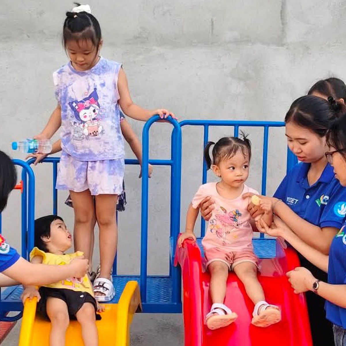 Những 'món quà' ở lại với người dân từ chiến sĩ tình nguyện quốc tế Mùa hè xanh