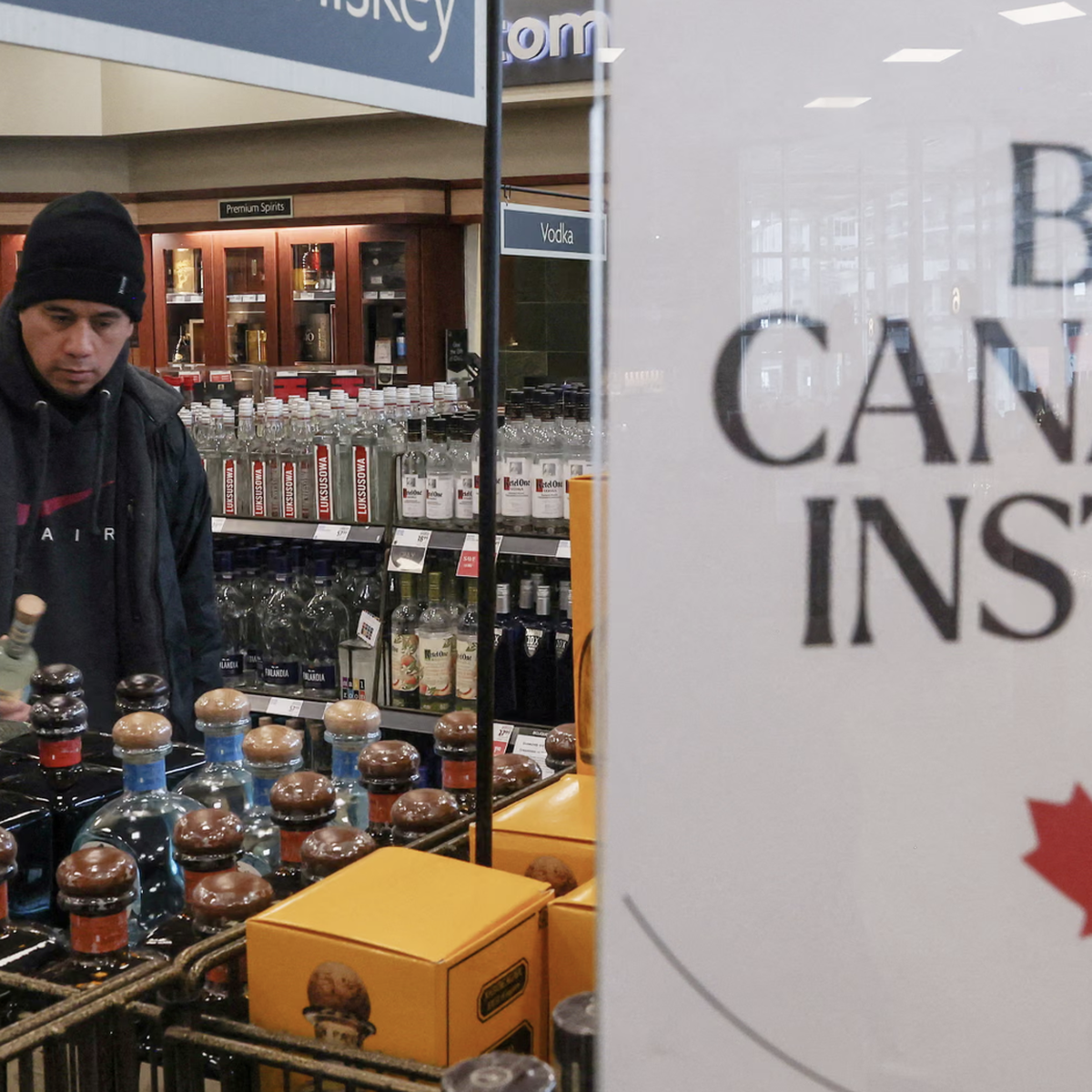 Bất mãn với chính sách của ông Trump, người Canada đồng loạt tẩy chay hàng Mỹ