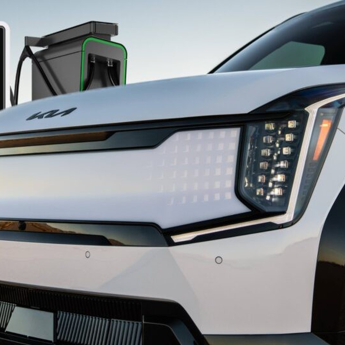 Sạc 1 tiếng, chủ xe điện nhận hóa đơn hơn 400 triệu