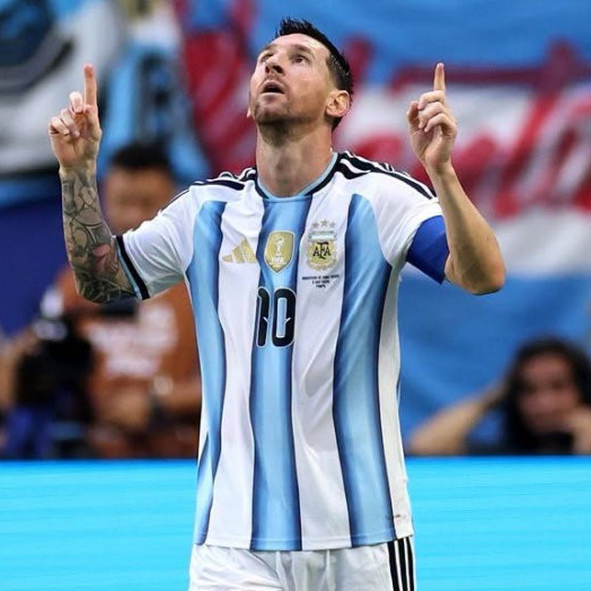 Messi chia tay tuyển Argentina sau 20 năm gắn bó