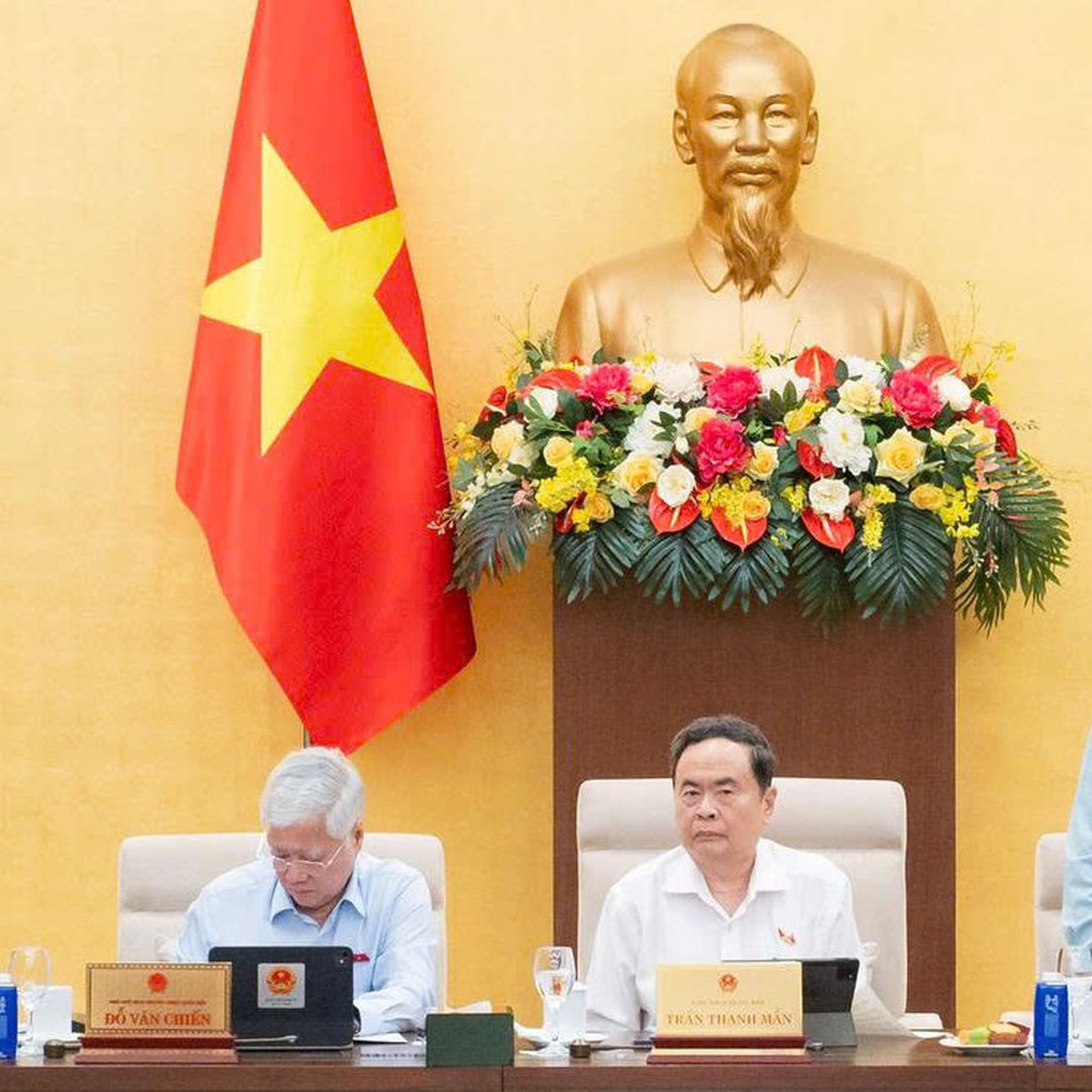 Thống nhất trình Quốc hội quyết định thành lập các thành phố Quảng Ninh, Bắc Ninh