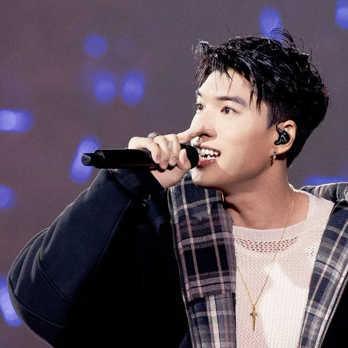 Concert HIEUTHUHAI 'cháy vé', được khen 'hiện đại, đẹp trai' nhưng gây tranh cãi về âm nhạc