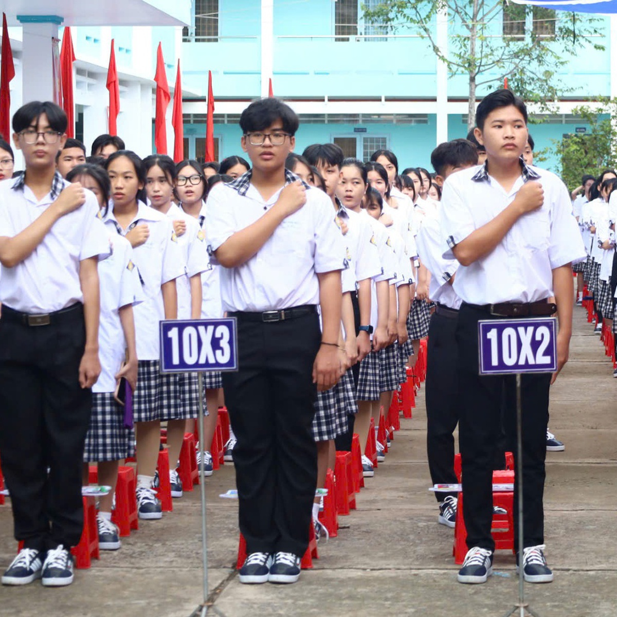 Cần Thơ hỗ trợ sách giáo khoa cho học sinh dân tộc thiểu số
