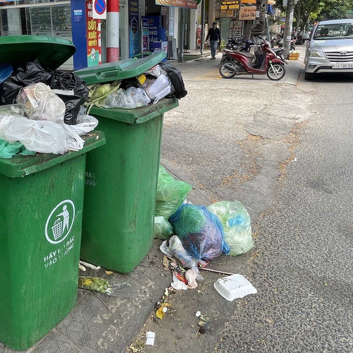 Trong vòng 4 giờ phải xử lý phản ánh, dùng camera 'phạt nguội' người xả rác