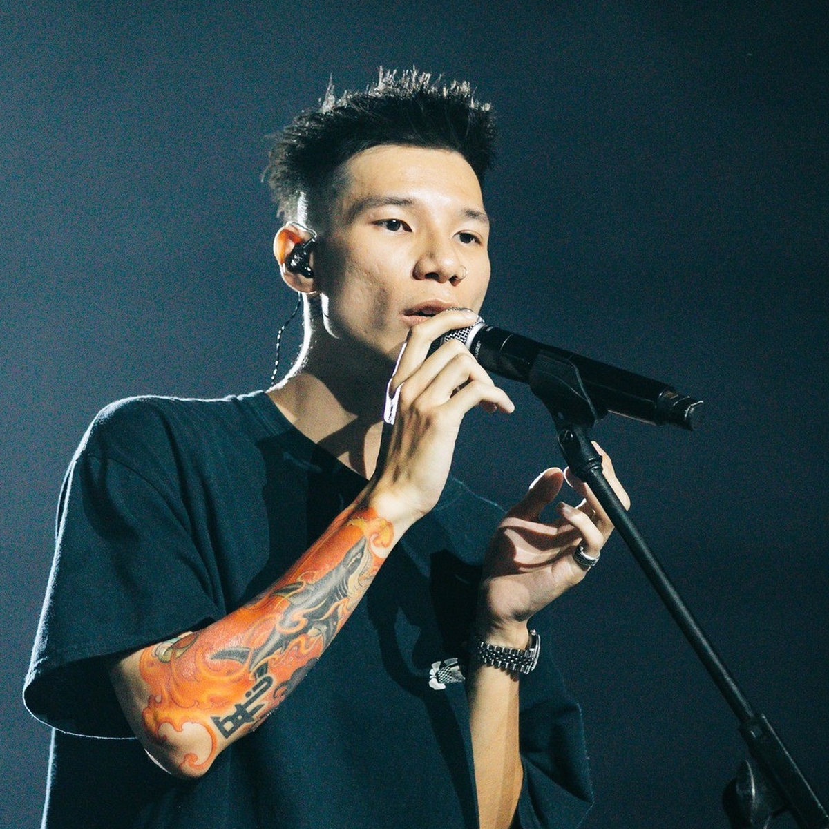 Từ vụ MCK, đừng để 'nổi loạn' thành thước đo của nghệ thuật
