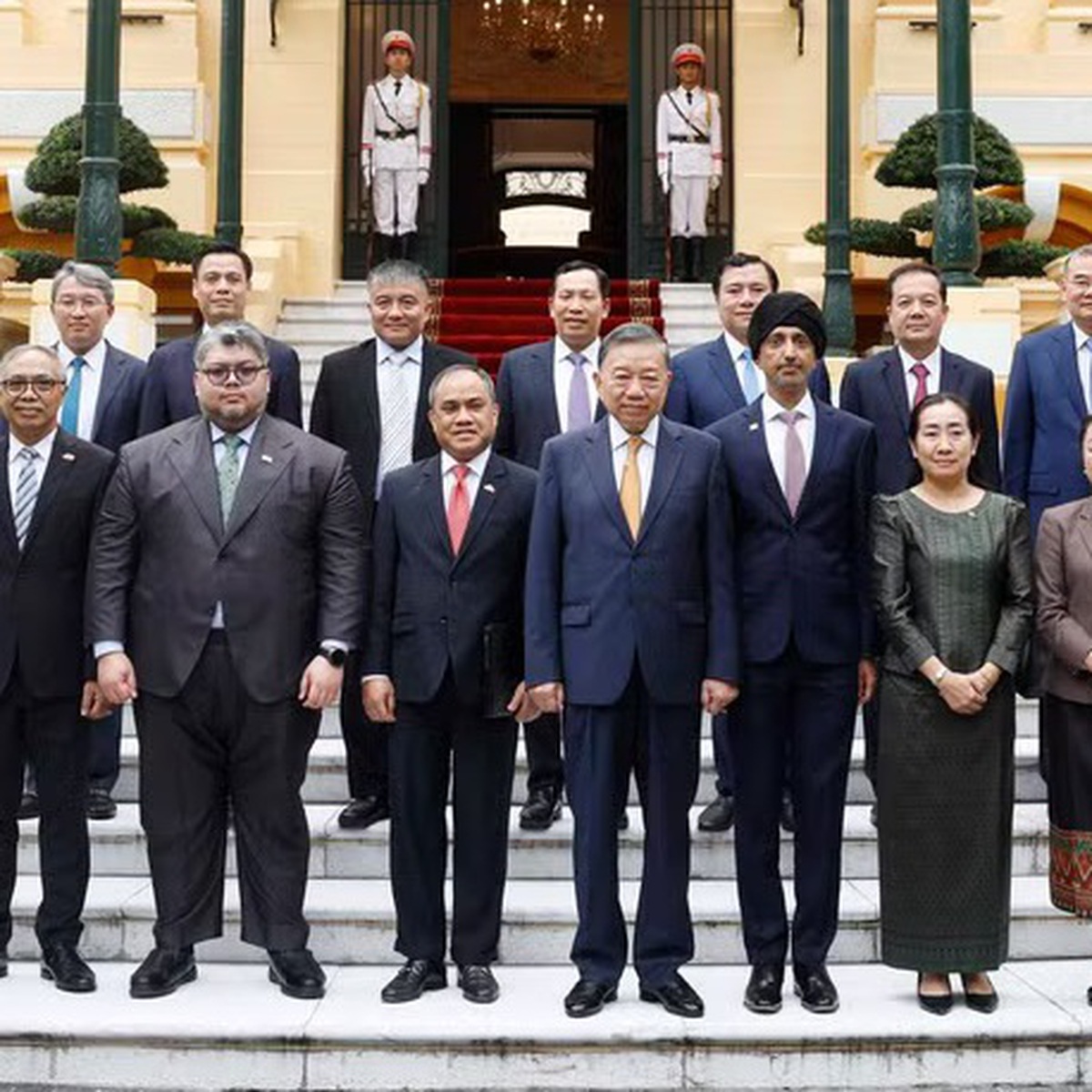 Với Việt Nam, ASEAN là đại gia đình gần gũi, các láng giềng rất thân thiết