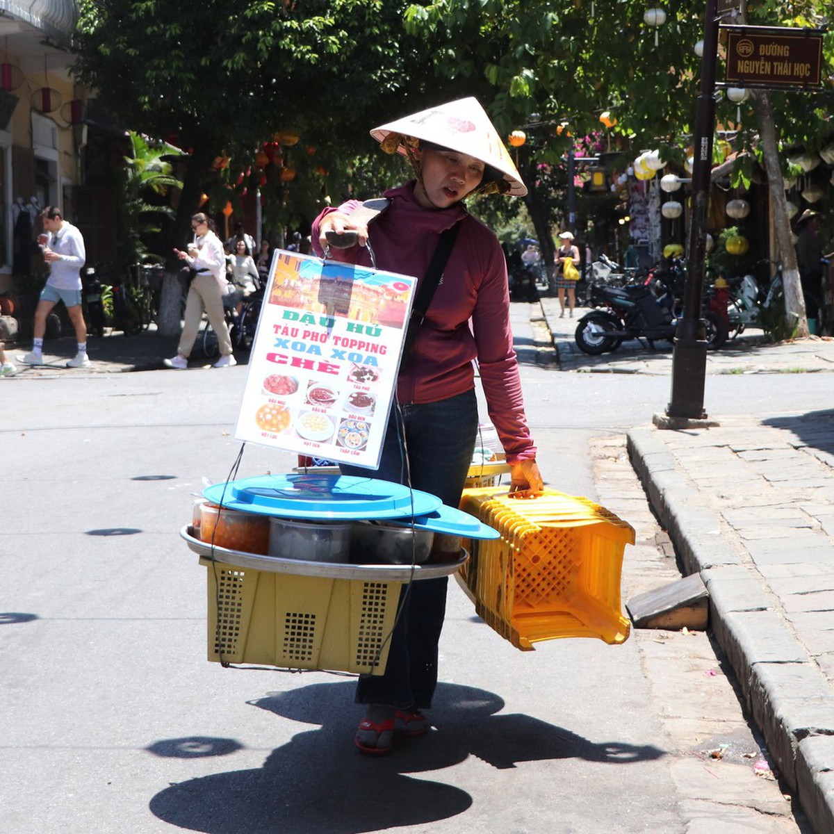 Từ gánh chè phố cổ đến đề xuất hỗ trợ sinh kế ở nghị trường Đà Nẵng