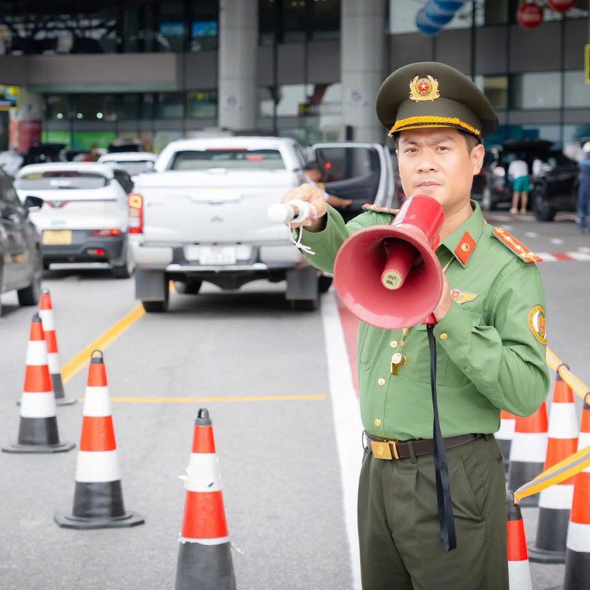 Sân bay Nội Bài điều chỉnh làn đón xe ở ga T1
