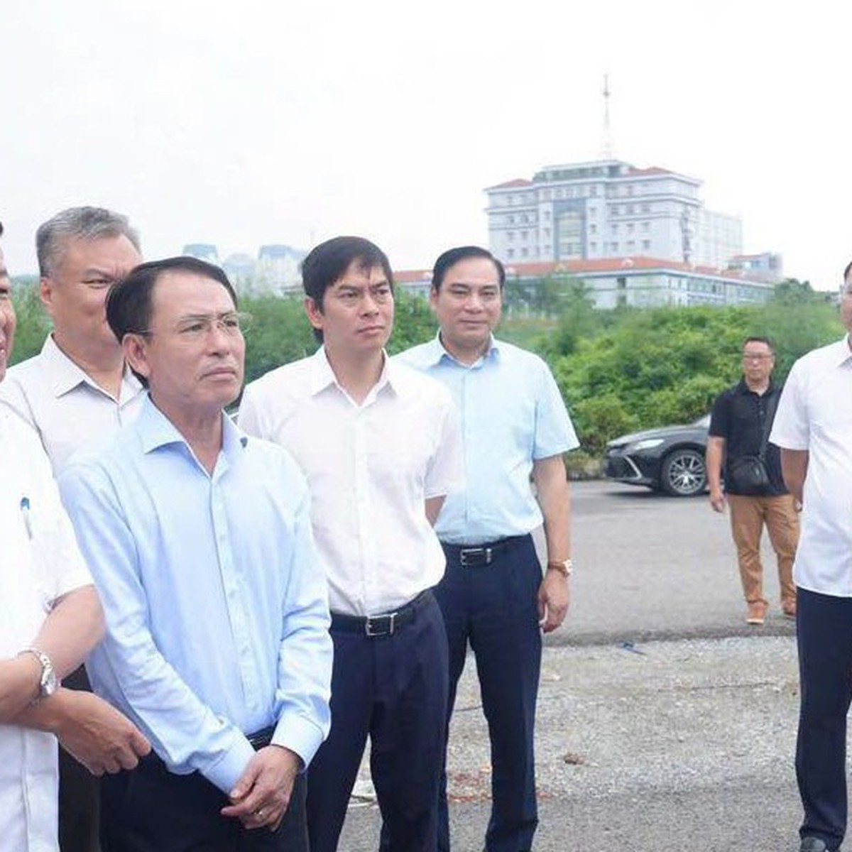 Lãnh đạo Thành ủy Hà Nội: Hoàn thành 2 cầu vượt đường vành đai 1 trước 31-12-2026