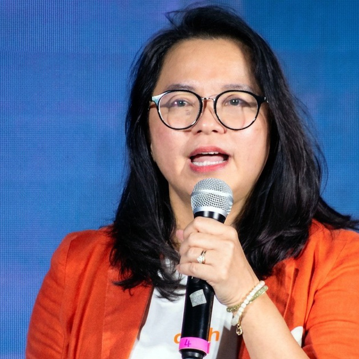Doanh nghiệp đua ứng dụng AI, chuyên gia nhắc 'CEO phải học trước'