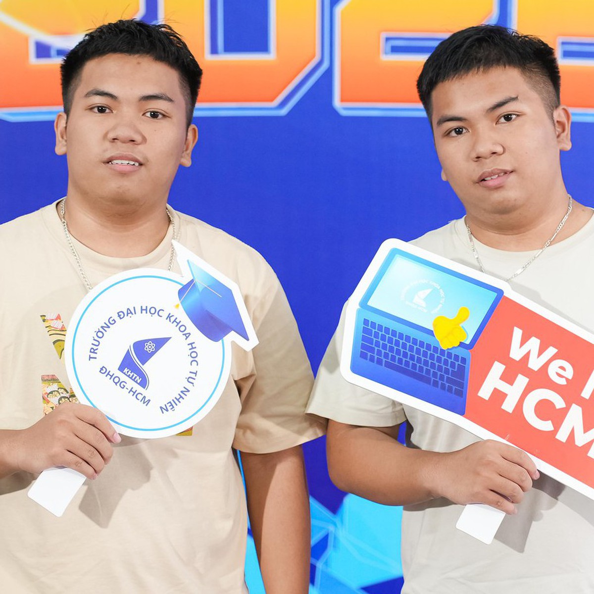 Cặp song sinh giành 'vàng' Olympic toán quốc tế Hiền - Hậu được tuyển thẳng ngành toán