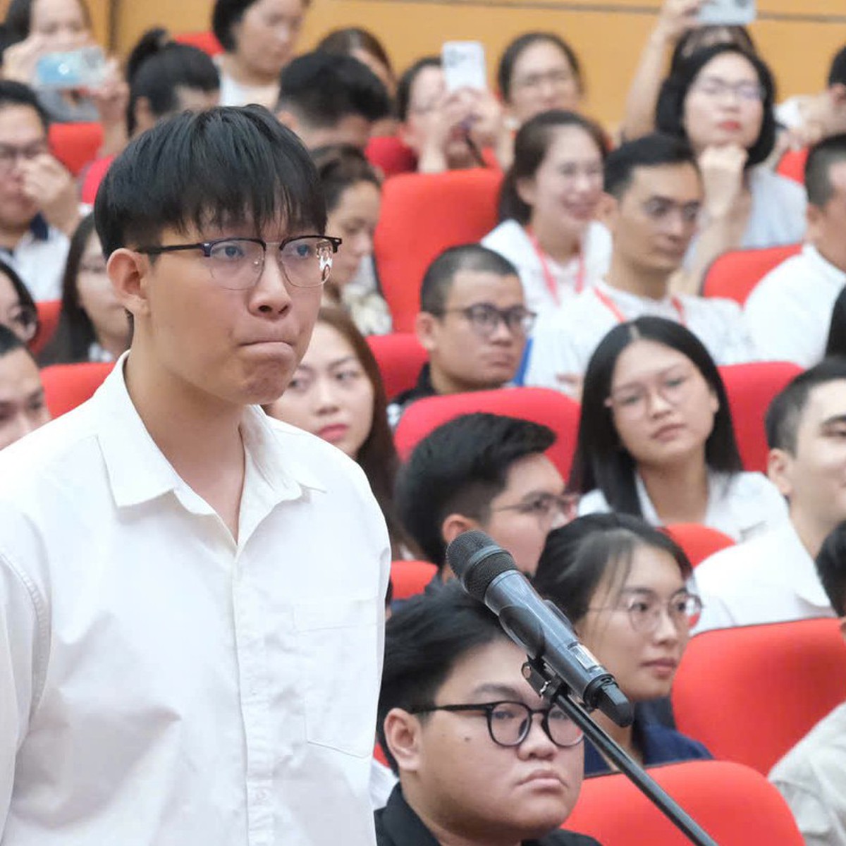 Bác sĩ nội trú 'top đầu' liên tục 'hô tên' sản phụ khoa, vì 'chữa 1 người mà cứu được 2 người'?