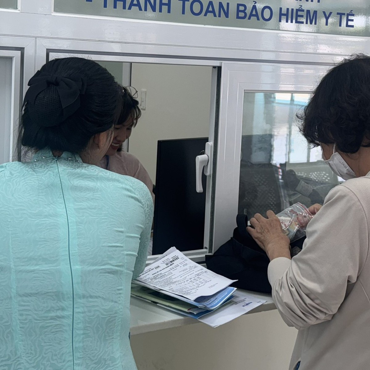 TP.HCM: Không để người bệnh BHYT tự trả viện phí vì phần mềm chưa cập nhật