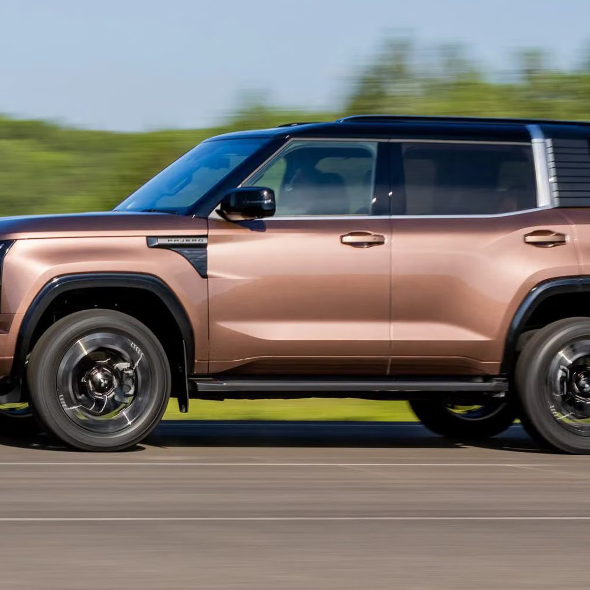 Mitsubishi Pajero đời mới thêm tính năng an toàn dù ra mắt chưa lâu