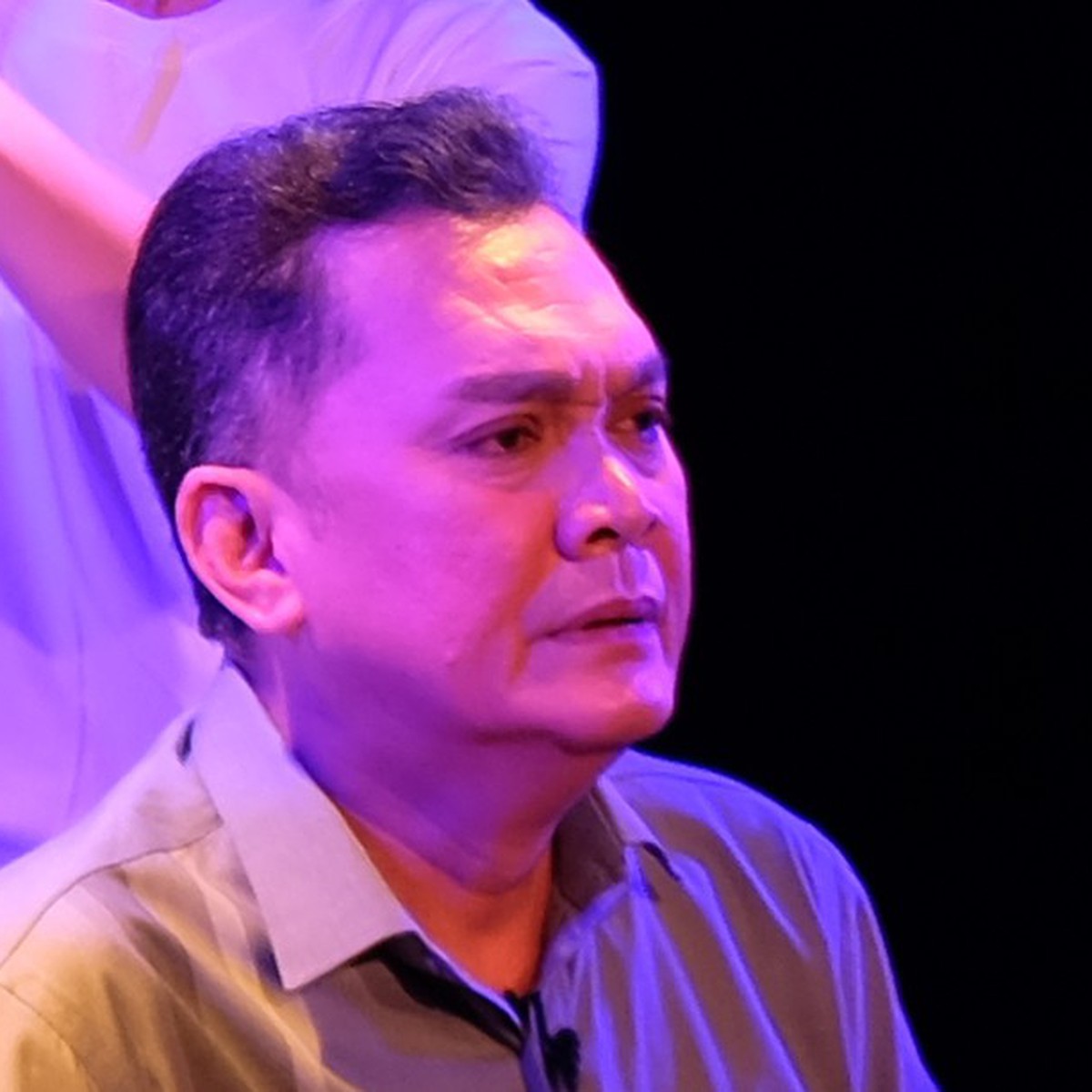 Kịch đoàn Thành Lộc hoàn tất treo bảng hiệu ở Nhà hát Bến Thành, gọi tên mức vé theo loài hoa