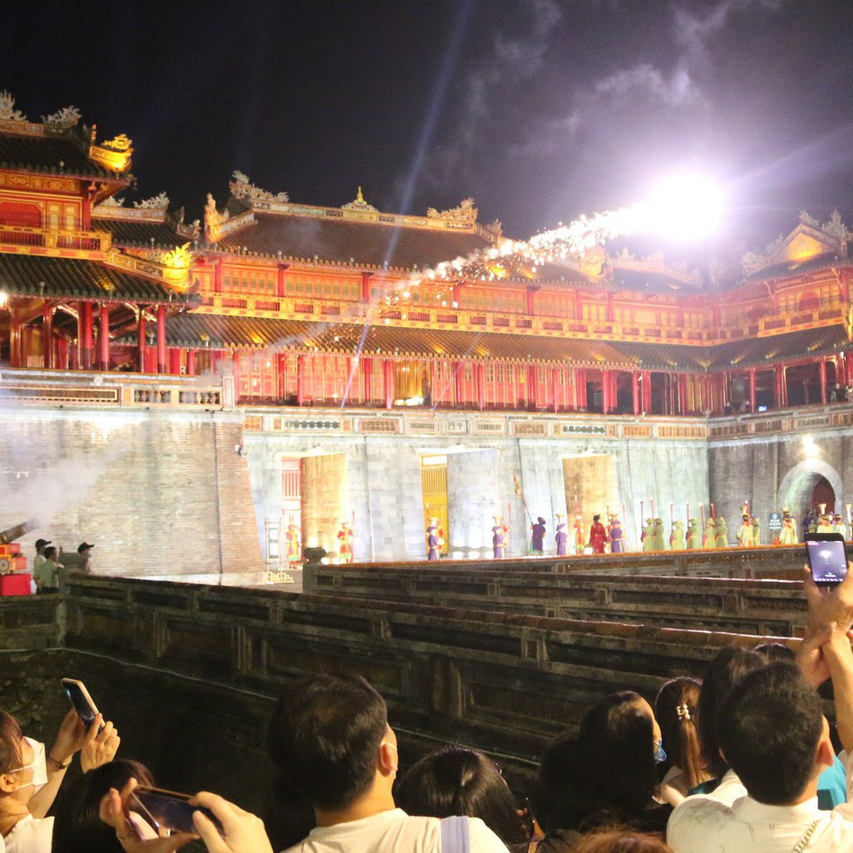 Huế tính phương án làm thêm phố đêm Đông Ba - Bạch Đằng
