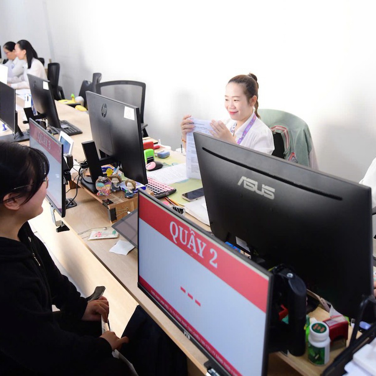 Bộ Nội vụ phản hồi đề xuất bổ sung biên chế cho cấp xã, sửa đổi quy định hoạt động tổ chức hội