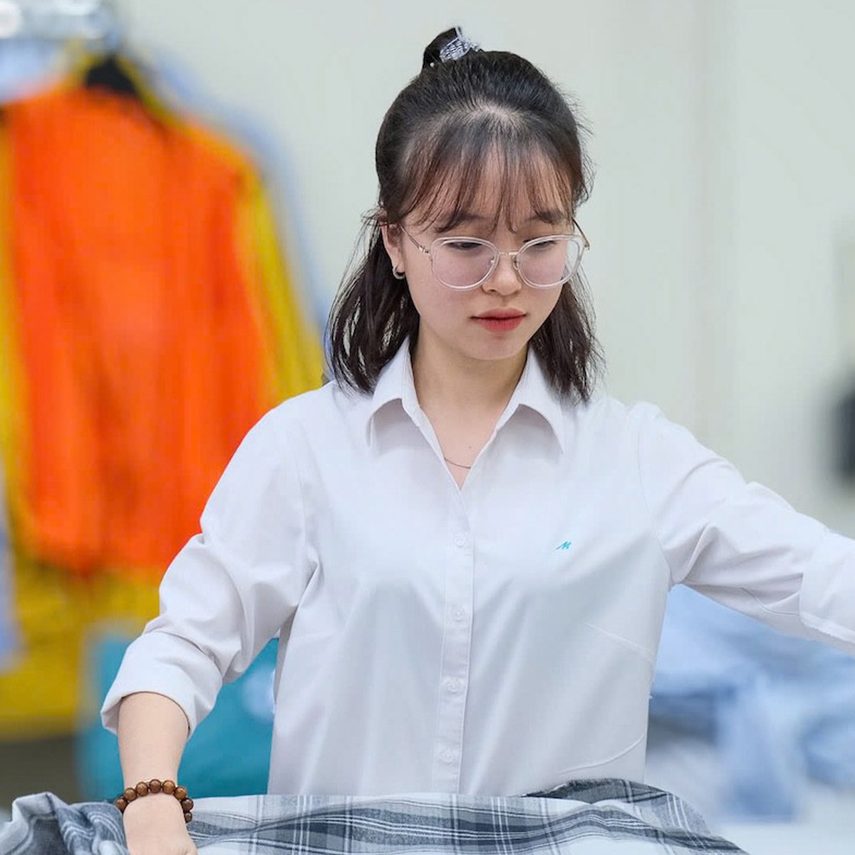 Bộ Nội vụ nêu lý do chưa sửa luật để bắt buộc giảm giờ làm khu vực tư xuống 40 - 44 giờ/tuần
