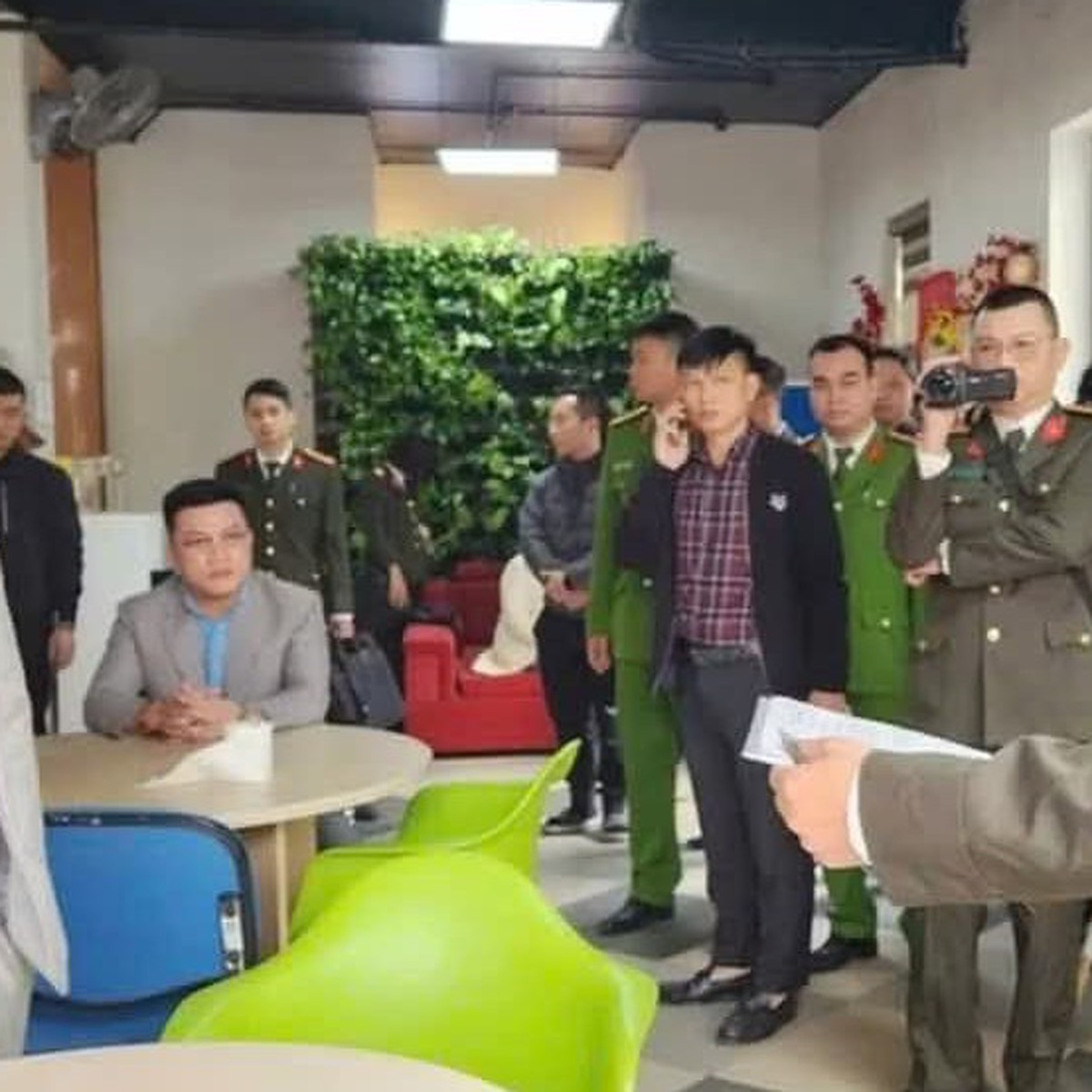 Ông chủ Công ty Triệu Nụ Cười thu gần 34 tỉ từ chiêu quảng bá tiền lượng tử ‘sẽ thay thế tiền giấy’