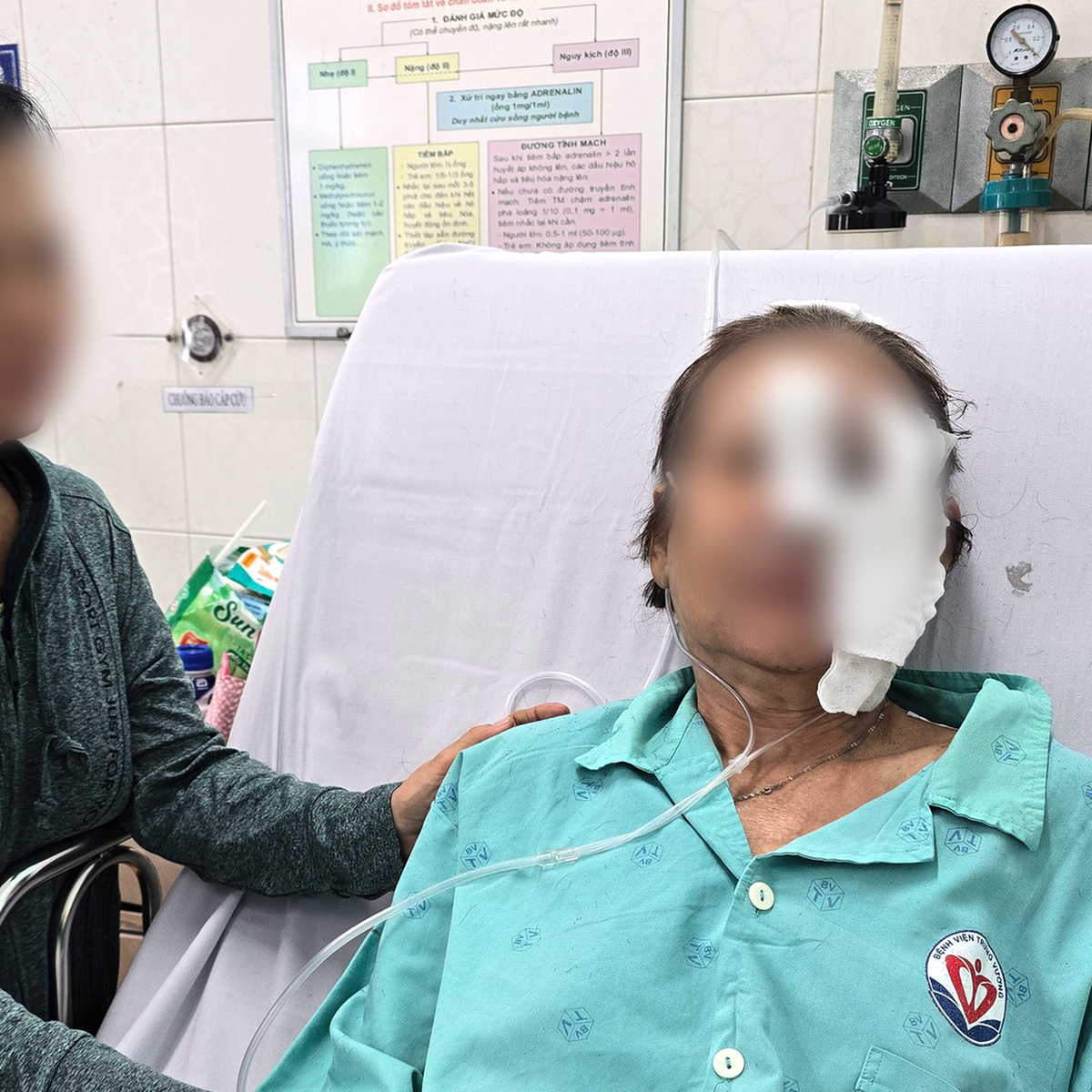 Nạn nhân sống sót trong vụ cháy 2 người chết ở phường Chợ Lớn: 'Hàng xóm phá cửa cho tôi chui ra'