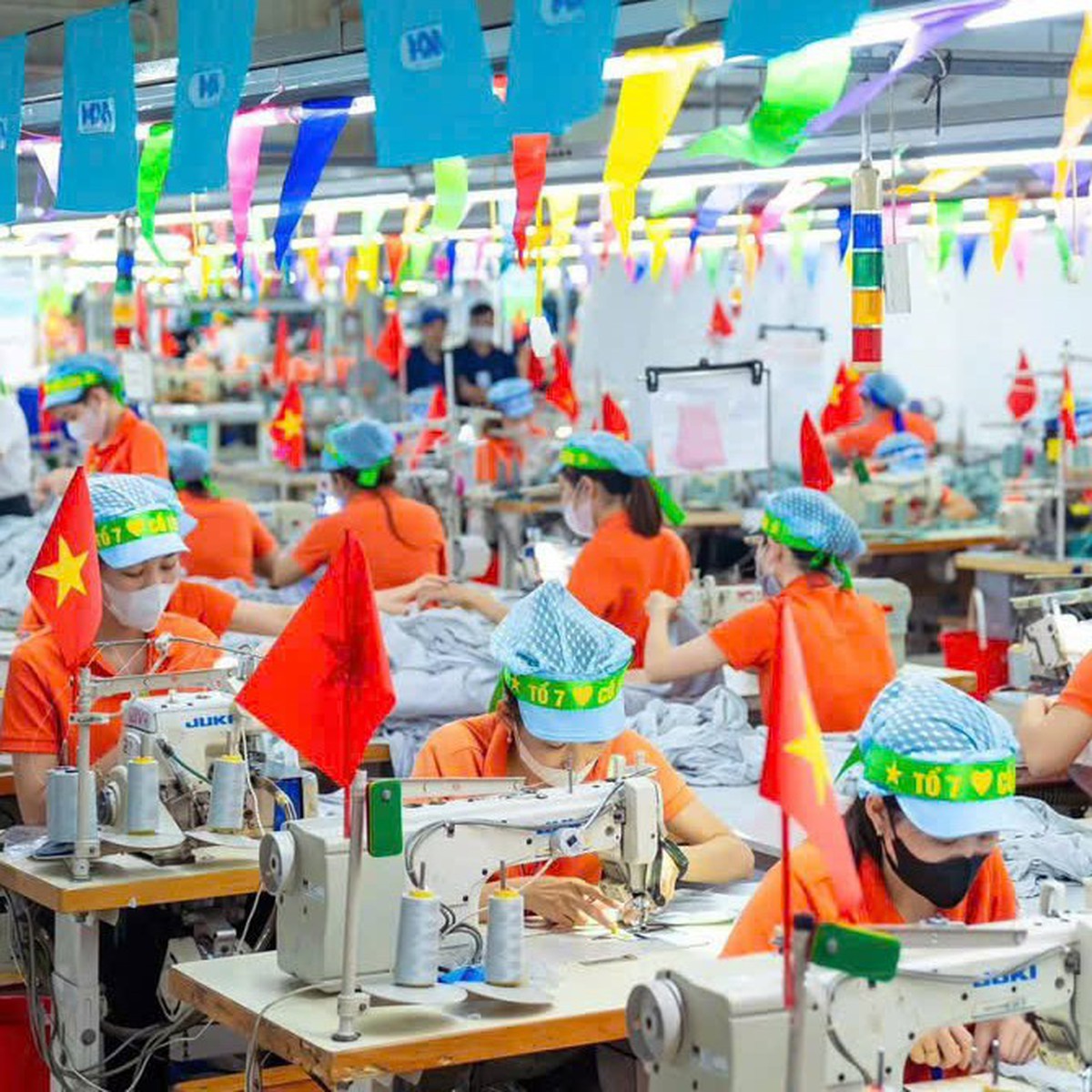 Doanh thu dệt may tăng mạnh trong quý 2, 6 tháng cuối năm sẽ ra sao khi Mỹ nâng thuế lên 12,5%?