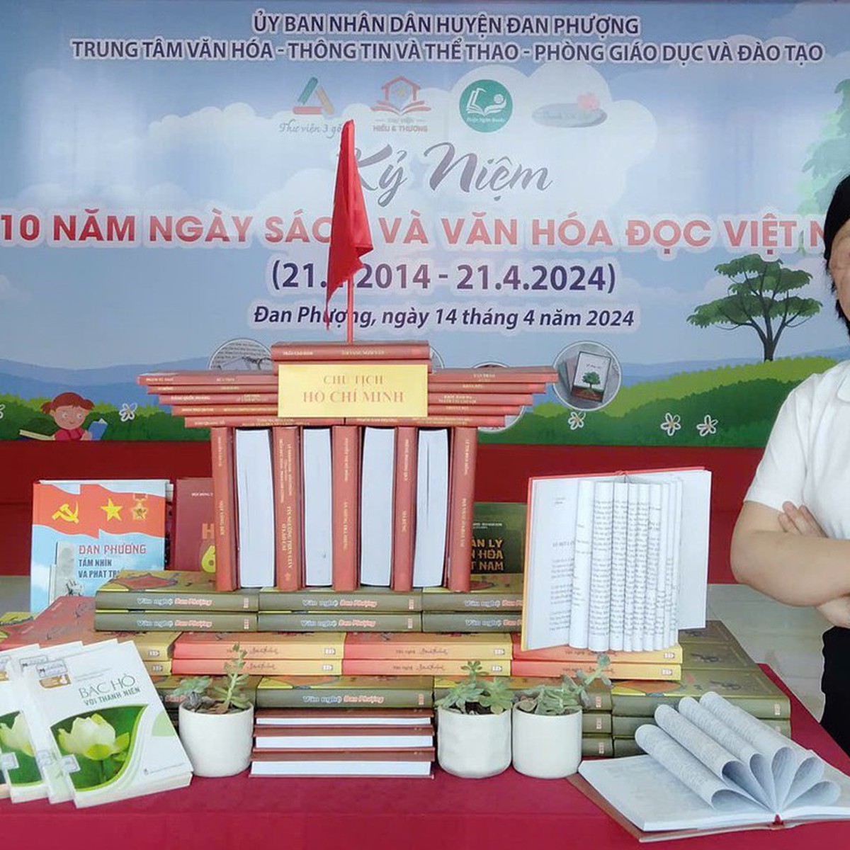 Sinh viên là nạn nhân chất độc da cam đi làm thêm giúp học sinh hoạn nạn vì COVID-19