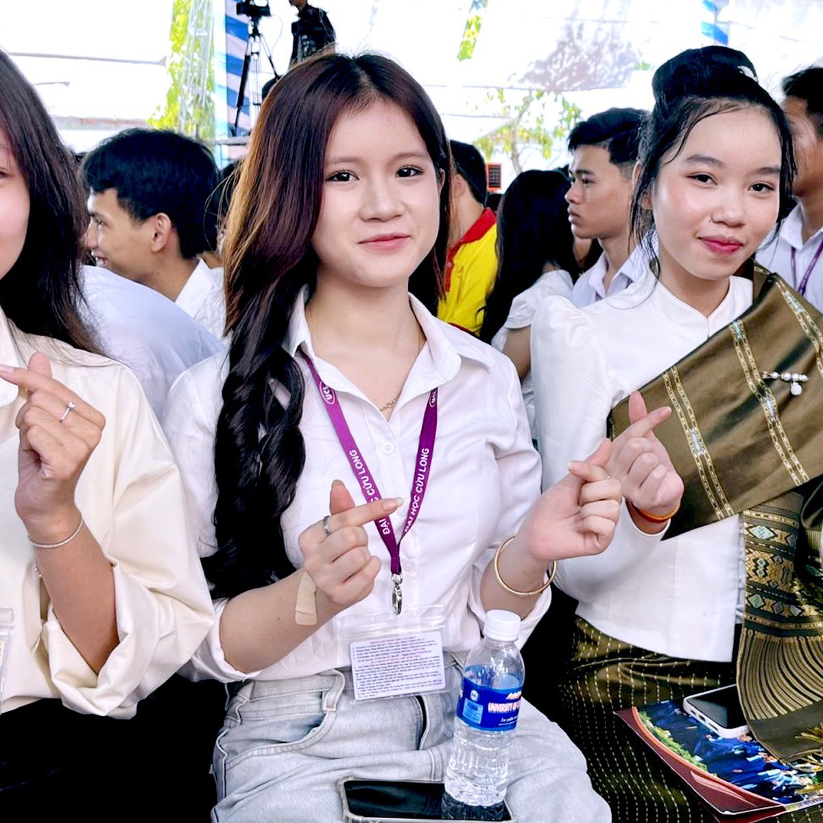 Khai giảng năm học mới, Trường đại học Cửu Long trao hơn 9 tỉ đồng học bổng