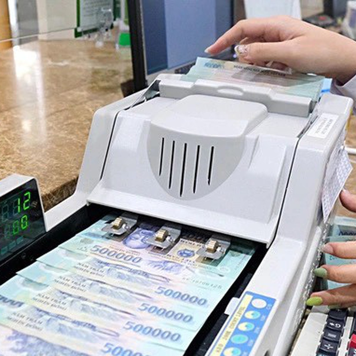 Tin tức sáng 19-9: Lãi suất qua đêm hạ nhiệt, kỳ hạn 2 tuần lại vọt lên 5,5%
