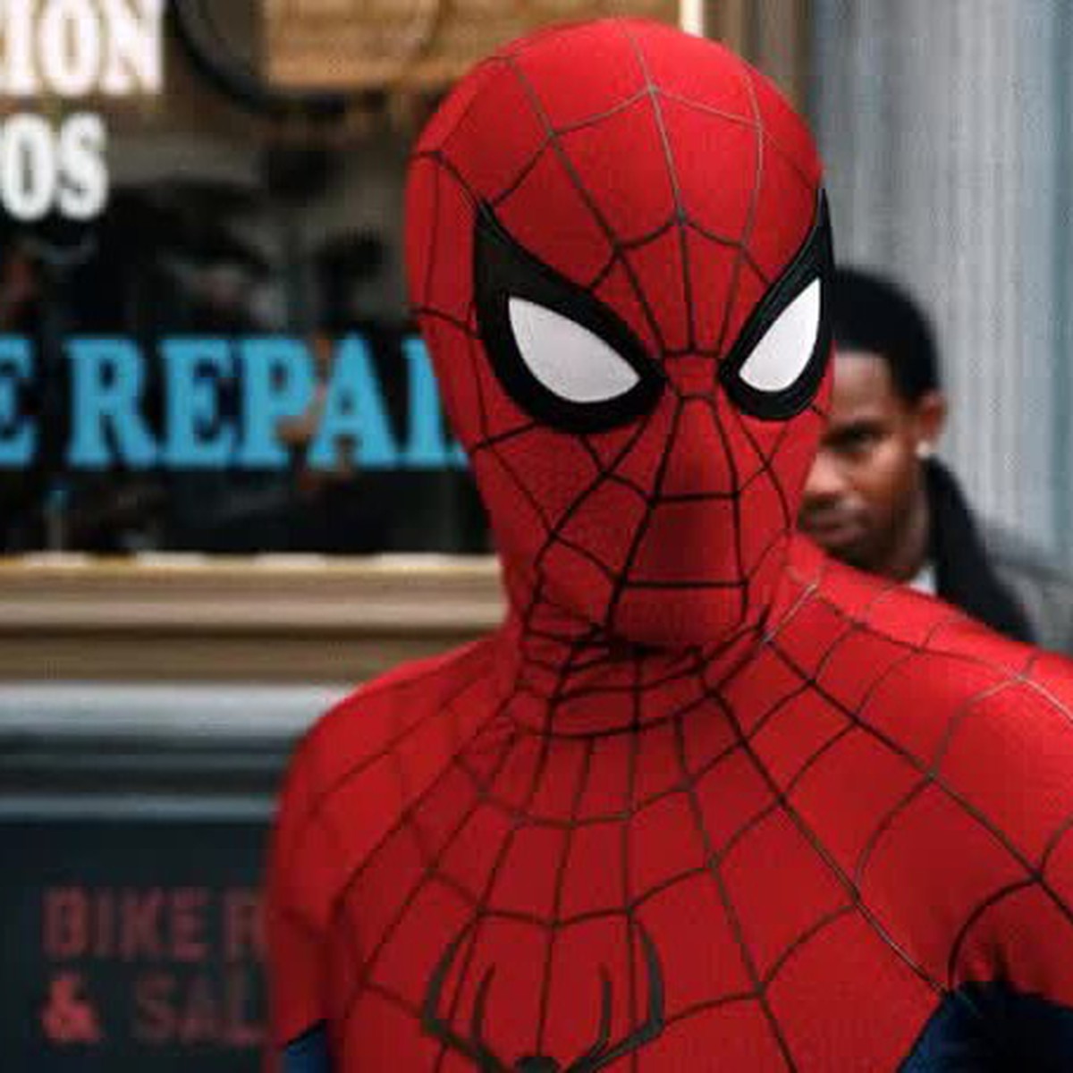 Tom Holland viết nên lịch sử mới cho Spider-Man