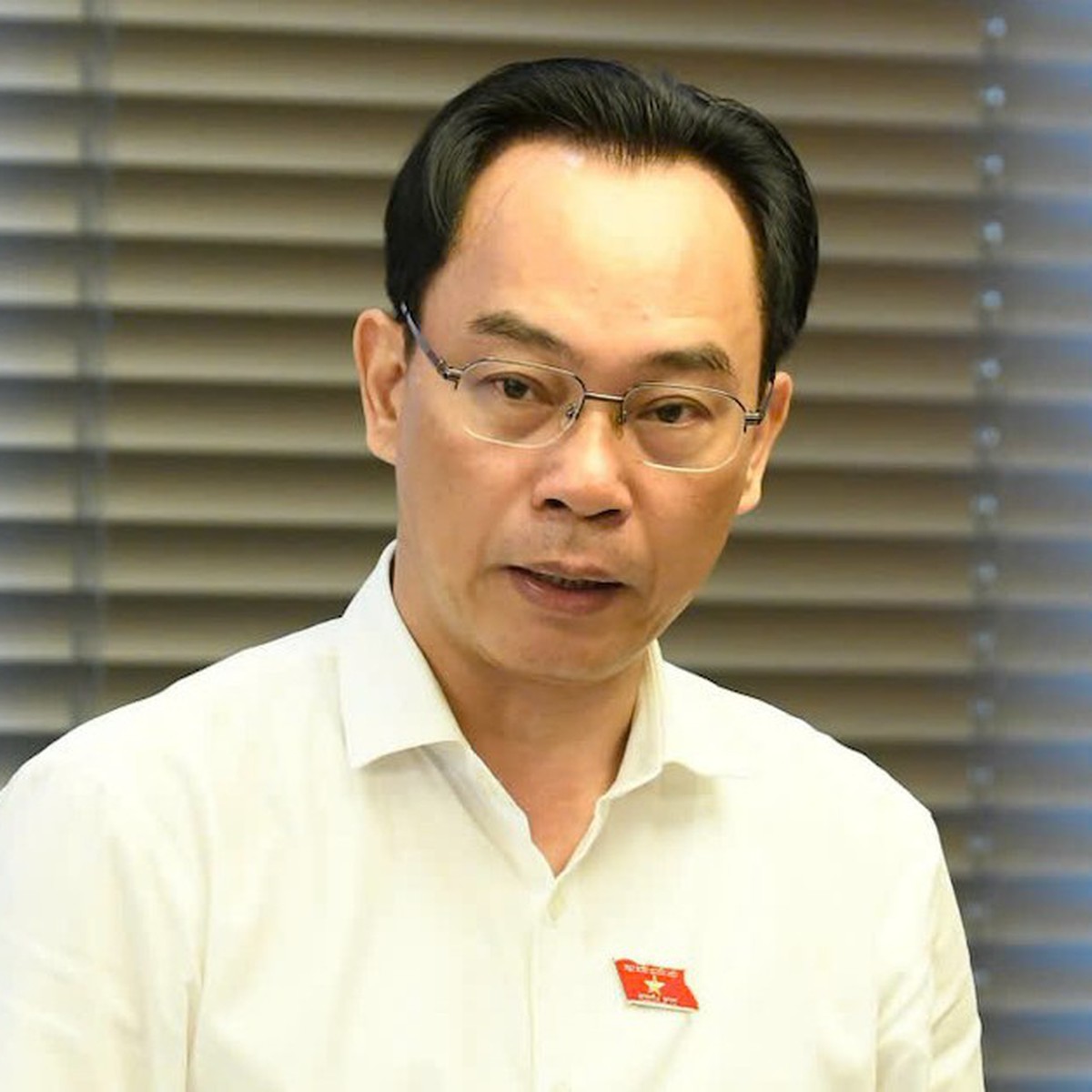Thiếu sách giáo khoa, sáp nhập trường, tuyển sinh 2027: Những câu hỏi chờ Bộ trưởng GD-ĐT trả lời