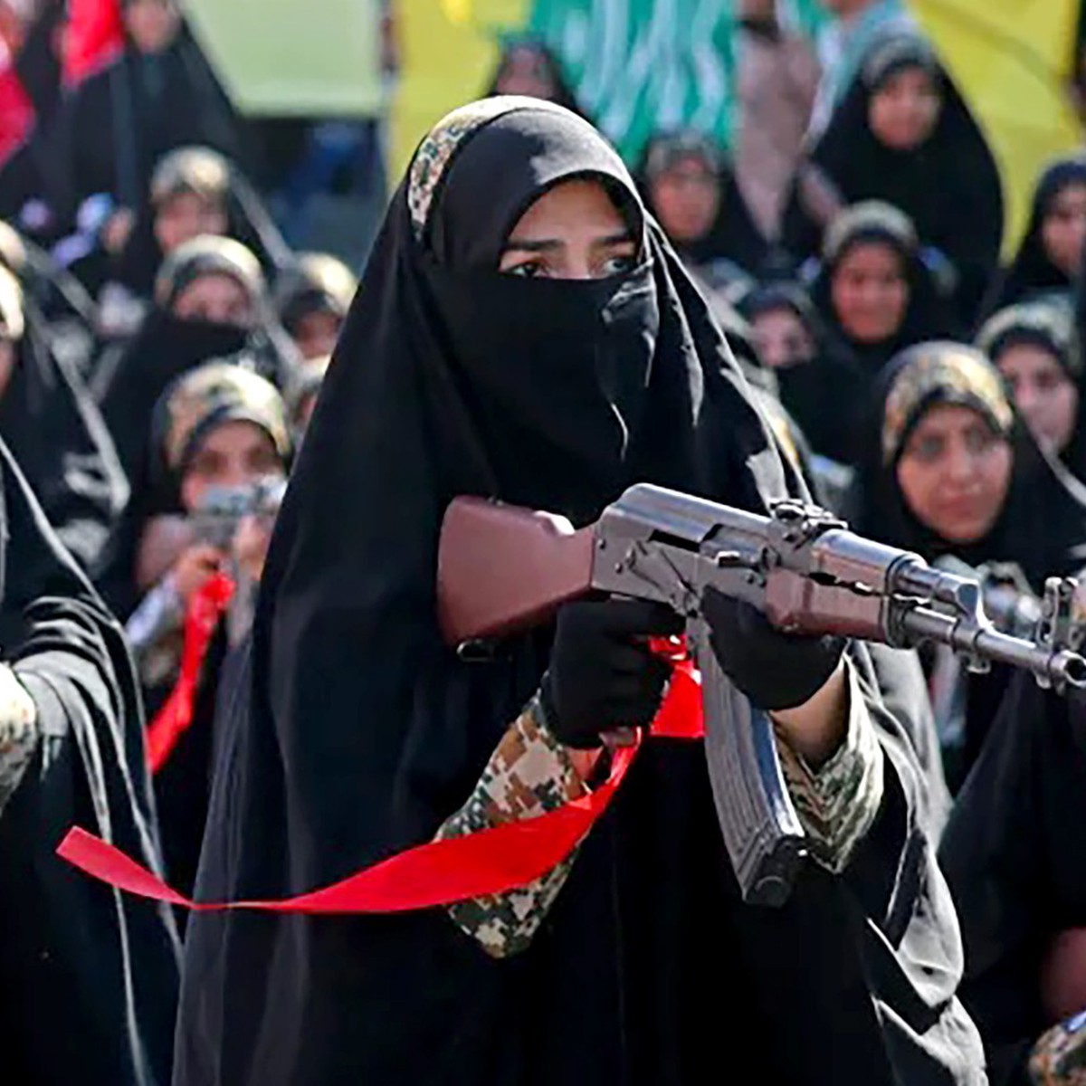 Hơn nửa triệu người đăng ký tình nguyện 'sẵn sàng hy sinh vì Iran'