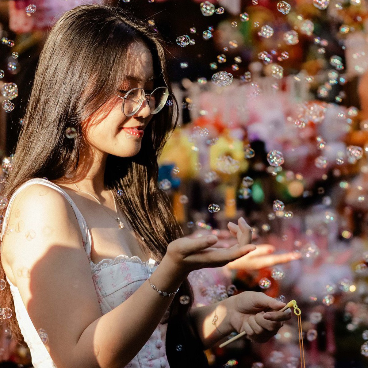 Phố Hàng Mã đông kín người, rực rỡ sắc màu dịp cận Trung thu
