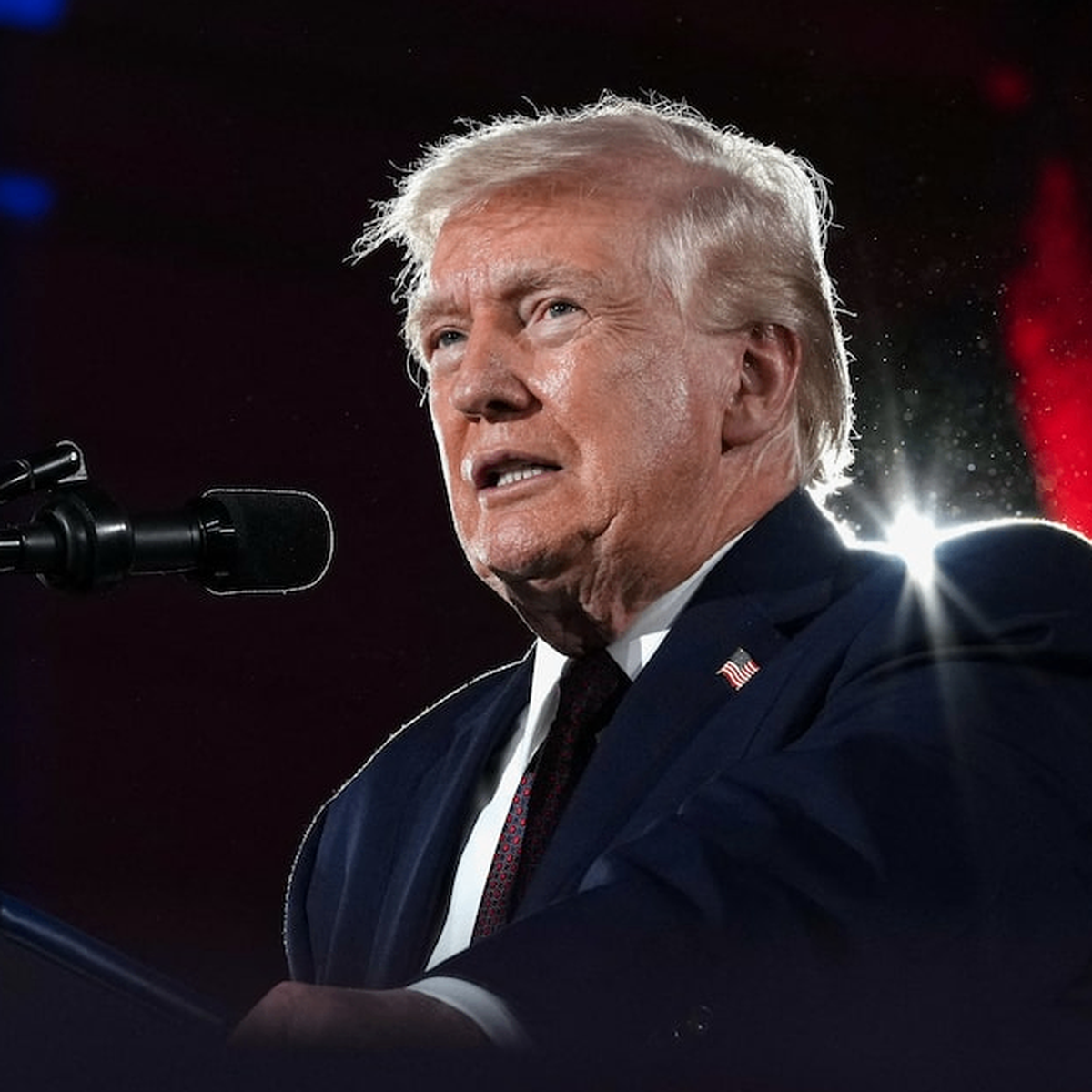 Ông Trump nêu 3 kịch bản cho Tehran; Mỹ kêu gọi công dân lập tức rời Iran