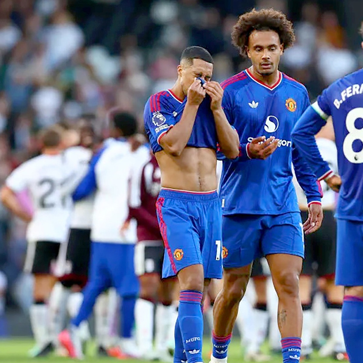 HLV Arbeloa: Man United được hưởng lợi từ trọng tài