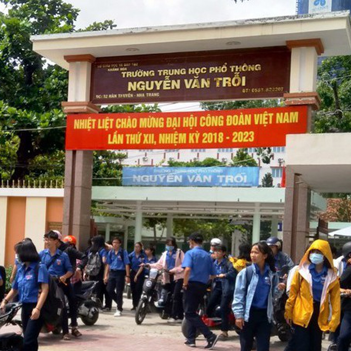 Khánh Hòa bỏ phương án dự kiến, giữ lại tên 6 trường THPT sau sắp xếp