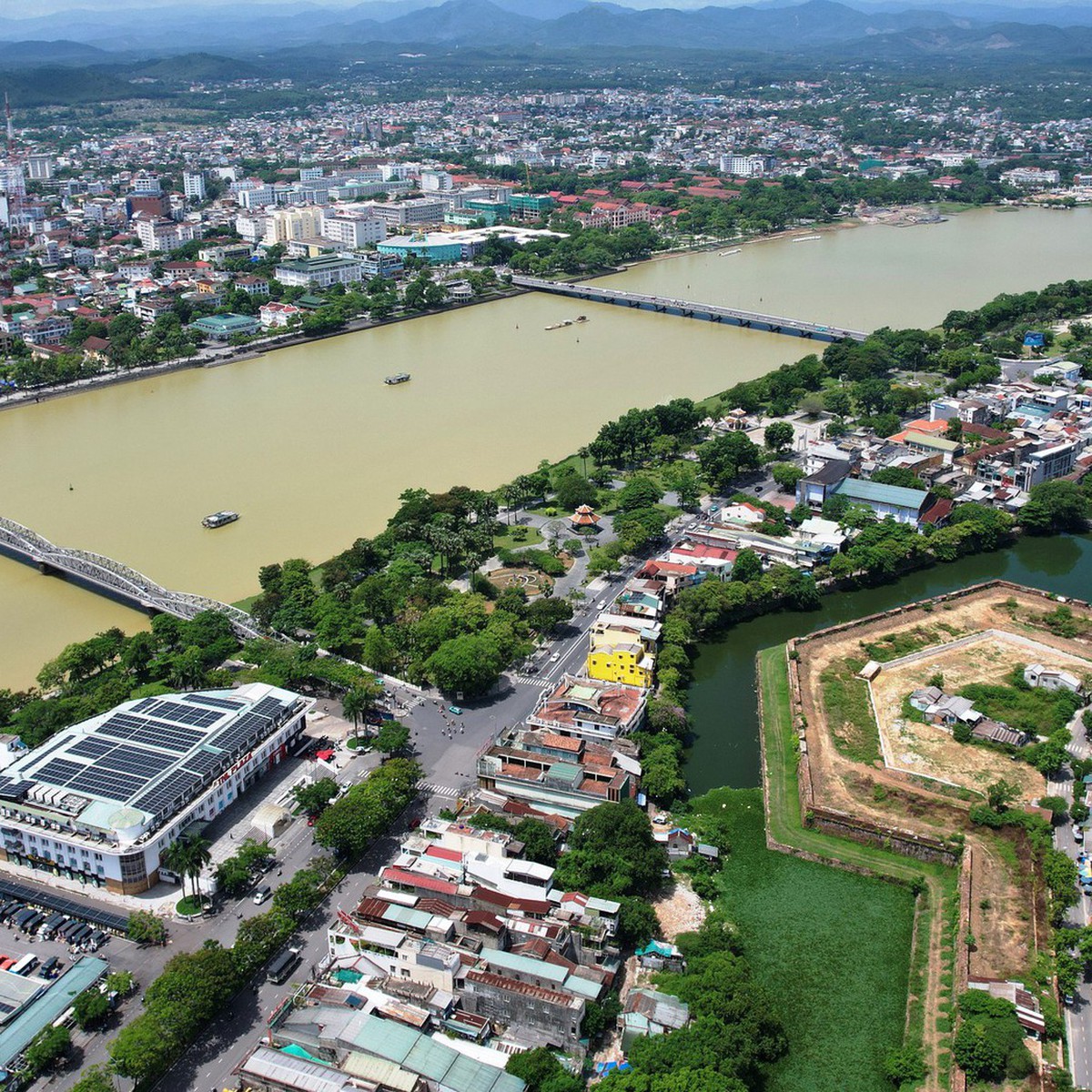Huế muốn vay hơn 3.500 tỉ đồng để làm 'sạch' nước, chống ngập phía bắc sông Hương