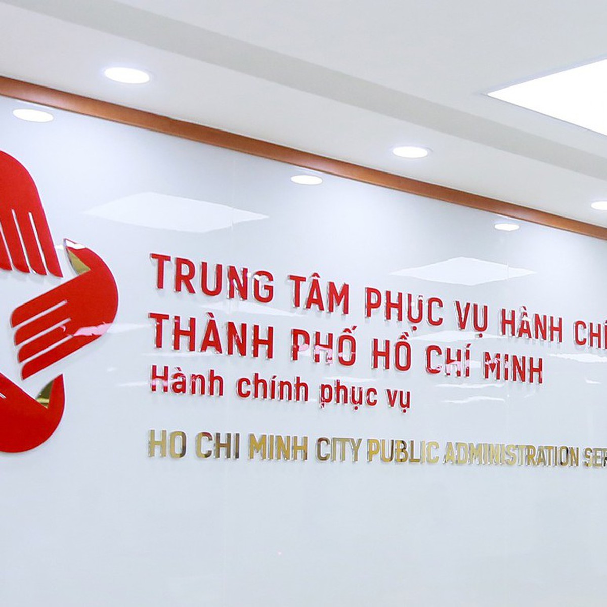 TP.HCM số hóa thủ tục hành chính, vì sao một số hồ sơ vẫn cần giấy tờ?