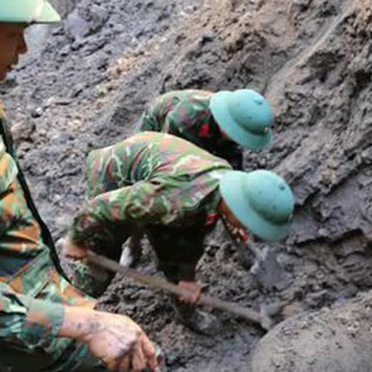 Di dời quả bom nặng 300kg khỏi phố trung tâm Hải Phòng