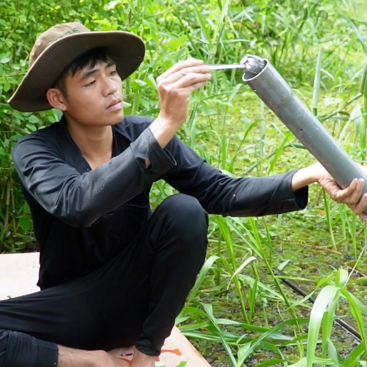 Cuộc thi Lan tỏa năng lượng tích cực 2026: Theo dòng nước U Minh Hạ, khám phá nghề đặt trúm lươn
