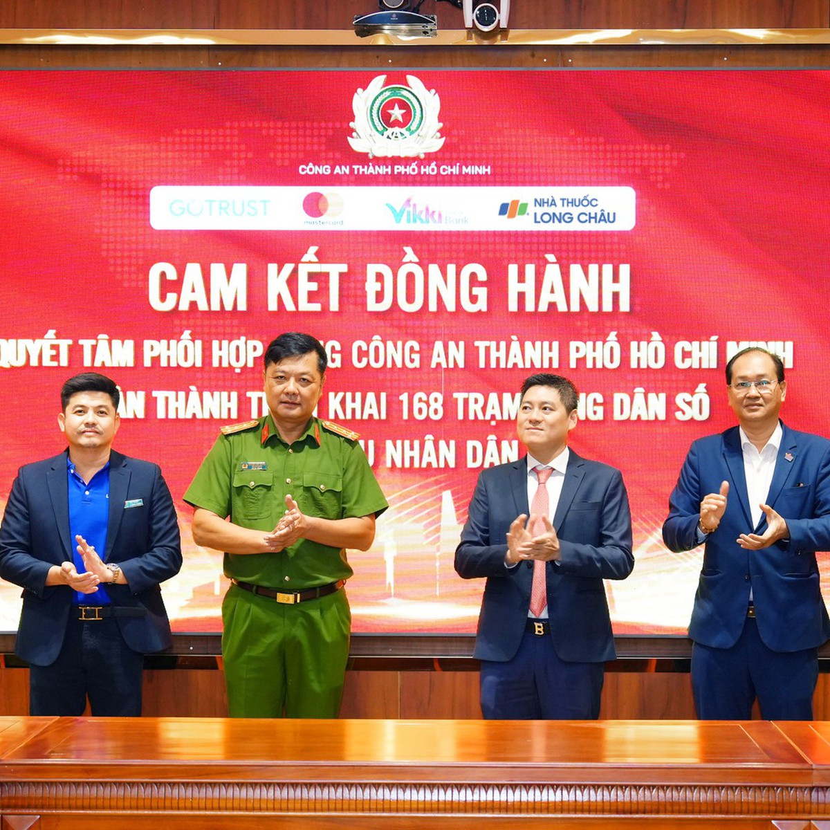 Long Châu - Đối tác y tế duy nhất cùng TP.HCM nhân rộng Trạm Công dân số, đưa y tế số đến 'gần dân, sát dân'