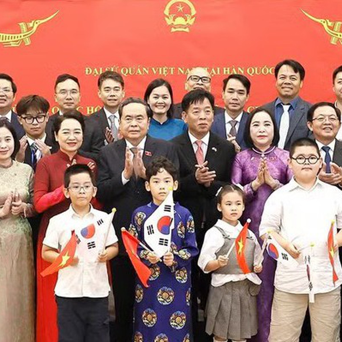 Kiều bào tại Hàn kiến nghị với Chủ tịch Quốc hội Trần Thanh Mẫn về chính sách hút chuyên gia công nghệ cao